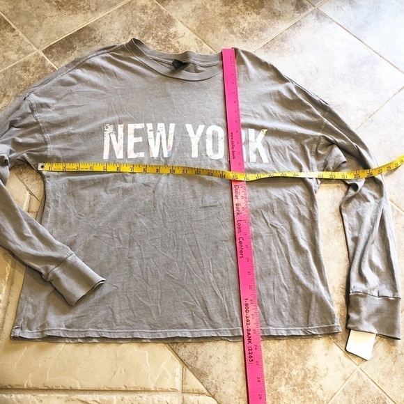 🆕 wild fable New York graphic long sl… - Picture 10 of 13